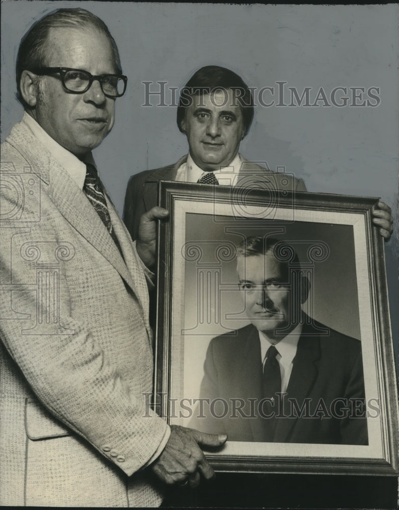 1973, Marshall Portrait Presented to Birmingham Park Board - Historic Images