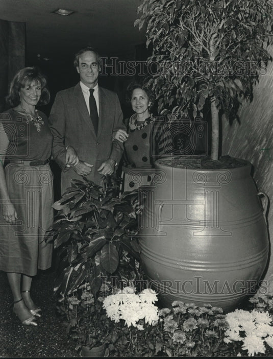 1986 Nan Pizitz, Richard Pizitz, and Una Coleman - Historic Images
