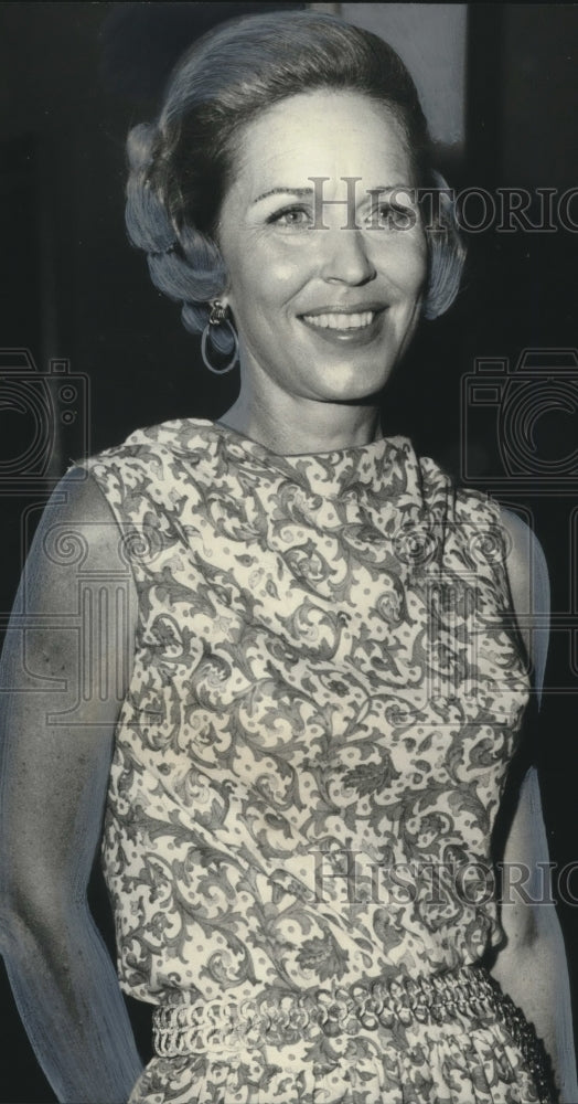 1970, Mrs. Ruel Russell Jr. at Vestavia, Alabama Fashion Show - Historic Images