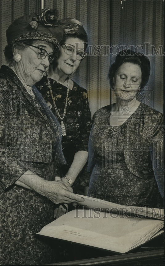 1963, Parliamentarians Club at Clubhouse - abno11477 - Historic Images