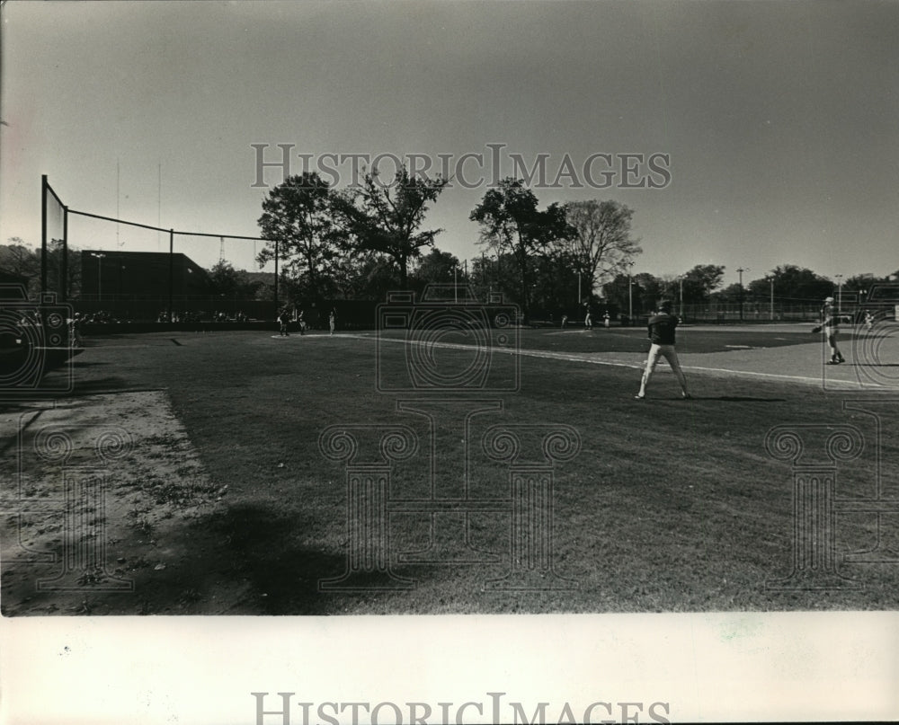 1983 Press Photo Alabama-State college baseball players practice new UAB field.-Historic Images