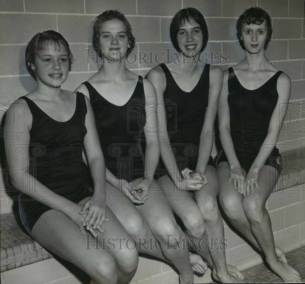 1960 Press Photo Alabama-Girls&#39; relay team of Birmingham Parks Swim Team.- Historic Images