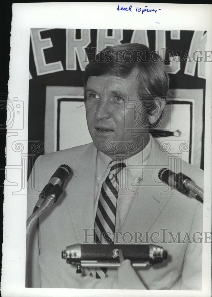 1980 Press Photo Tennessee football Johnny Majors. - abns00584 - Historic Images