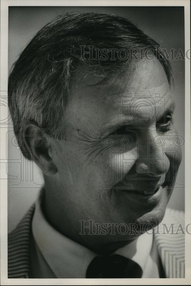 1990 Press Photo Alabama-Pat Dye smiling at Auburn University&#39;s Auburn Day. - Historic Images