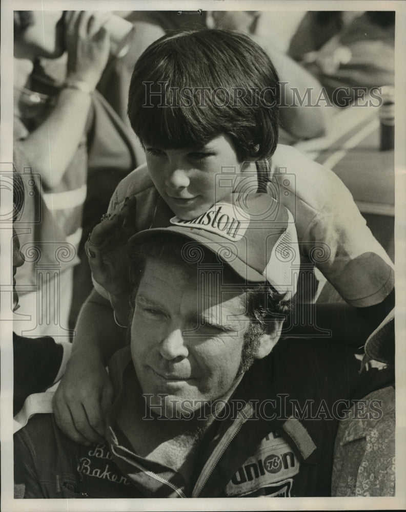 1976 Press Photo Race car driver, Buddy Baker and son Randall. - abns01312- Historic Images