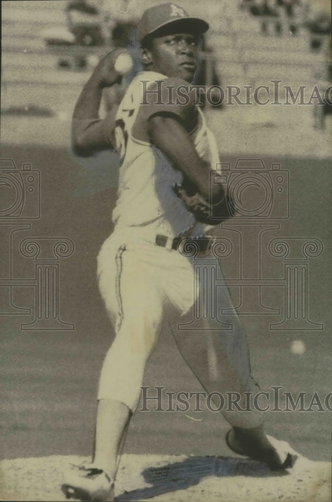 1971 Press Photo Oakland A&#39;s Vida Blue blanking the Brewers for seven innings.- Historic Images