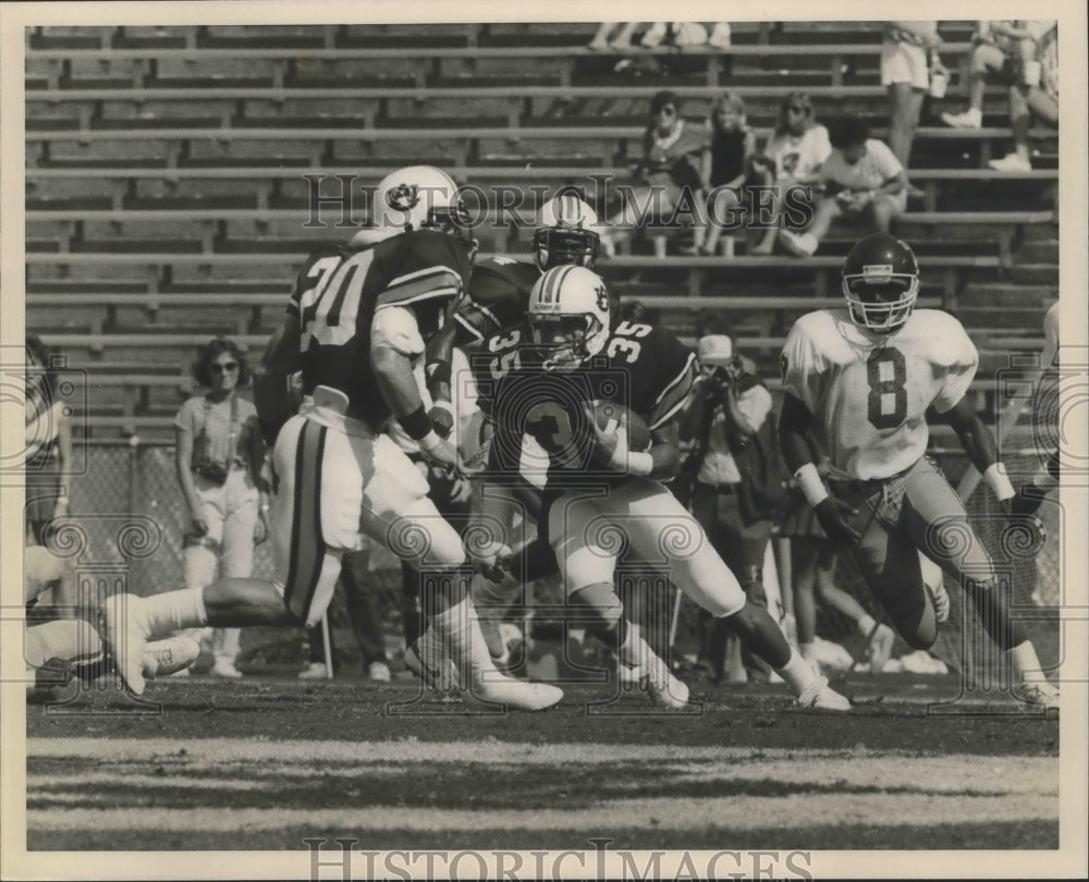 1986 Press Photo Alabama-Auburn vs. Western Carolina Auburn #35 Cario Cheattom.- Historic Images