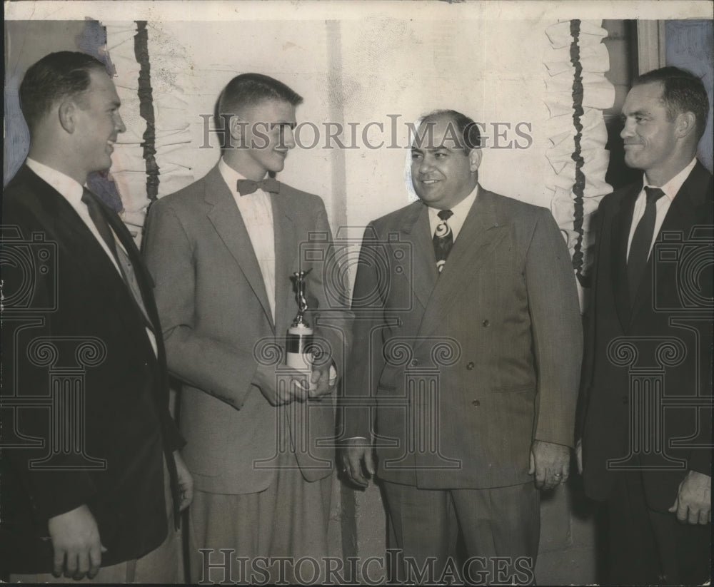 1954 Press Photo Alabama-Warrior High School banquet feature speaker Gri Cashio.- Historic Images