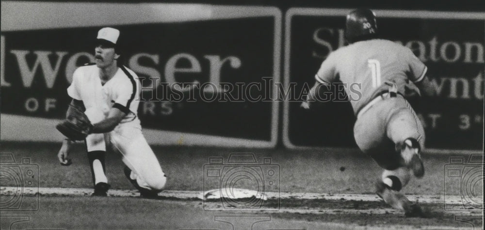 Press Photo Alabama-Birmingham Barons baseball player waits for throw. - Historic Images