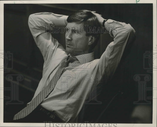 1986 Press Photo Alabama's football Bill Curry meeting with his coaches. - Historic Images