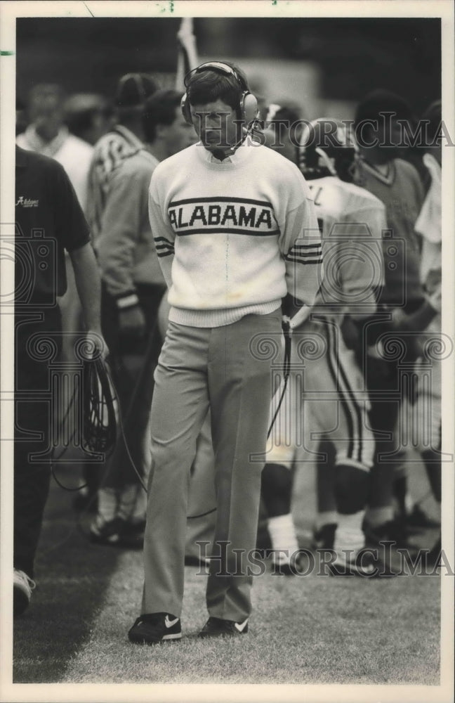 1988 Press Photo Alabama Football Ch Bill Curry During Mississippi State Game - Historic Images