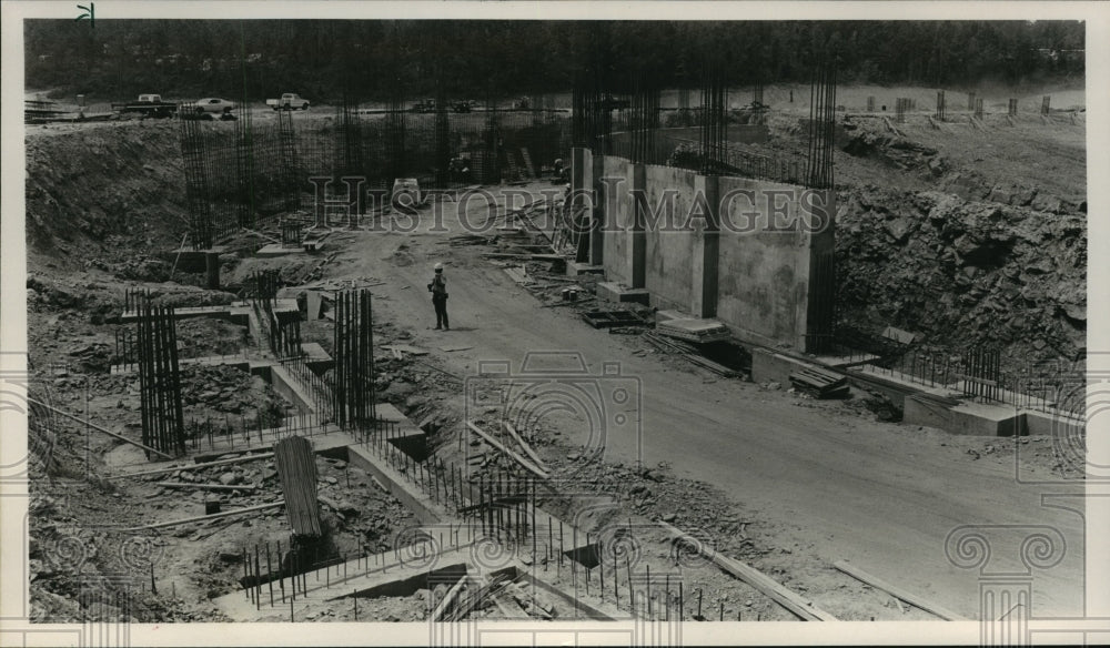 1987 Press Photo Locker Room Area Of Barons&#39; New Baseball Park In Hoover Alabama - Historic Images