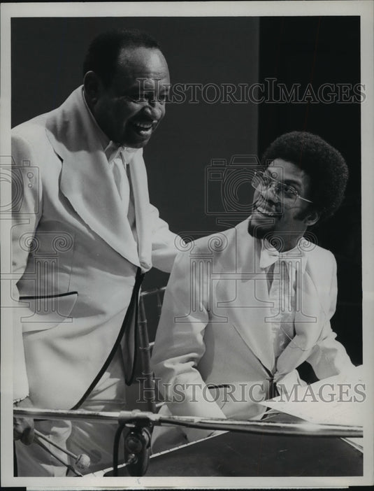 1976 Press Photo Jazz Musicians Lionel Hampton And Herbie Hancock Before Show - Historic Images