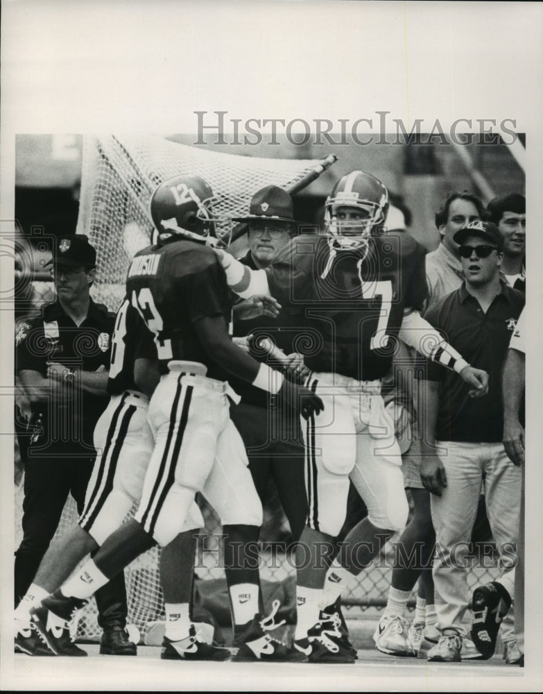 1991 Press Photo Alabama Football Quarterback Barker Celebrates Woodson Score- Historic Images