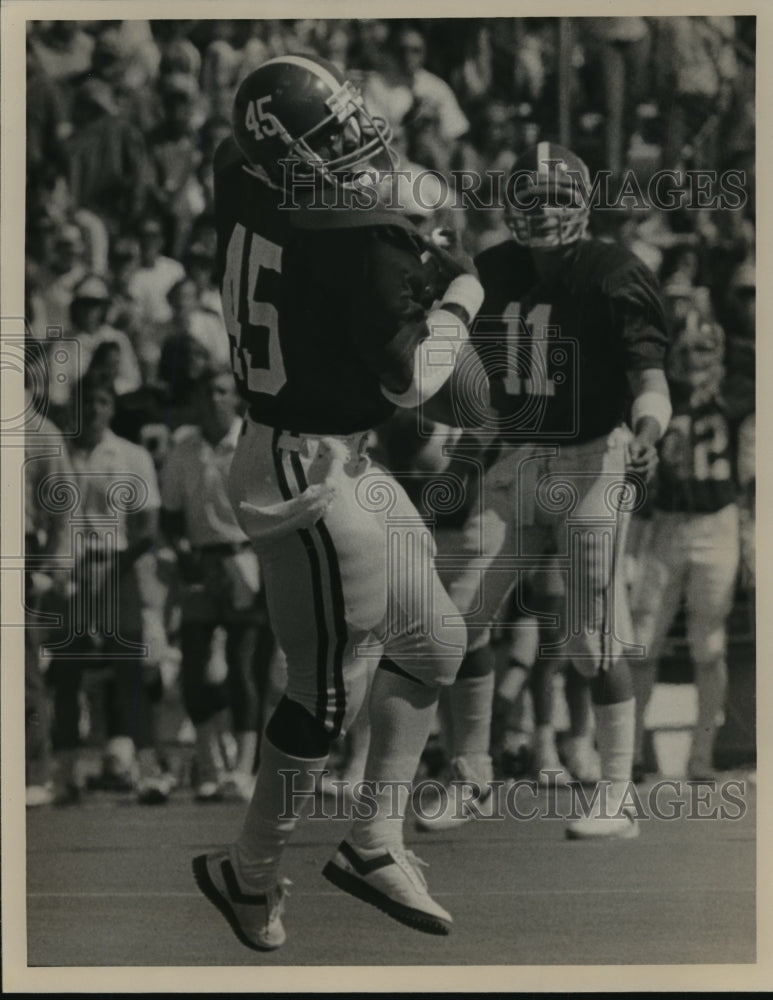 1986 Alabama Football Murray Hill And Mike Shula Together On A Play-Historic Images