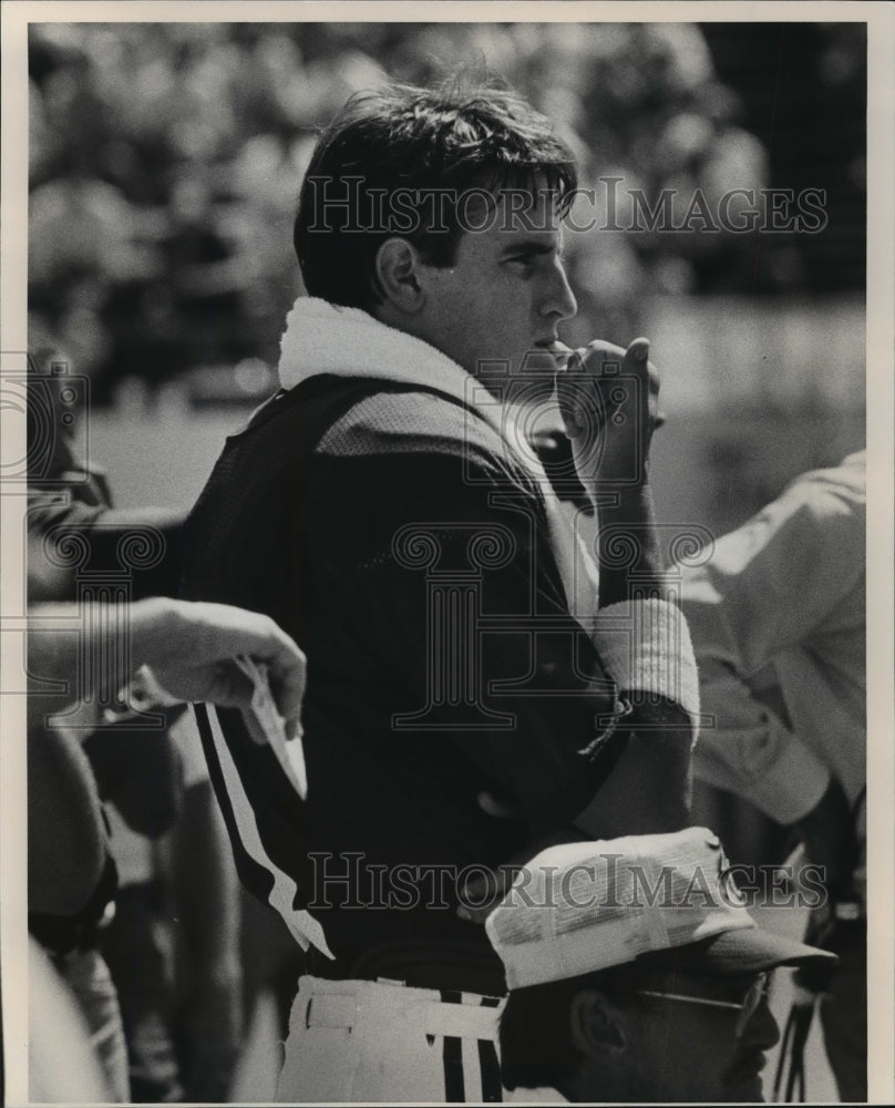 1986 Alabama Football's Mike Shula On Sidelines In Fourth Quarter - Historic Images