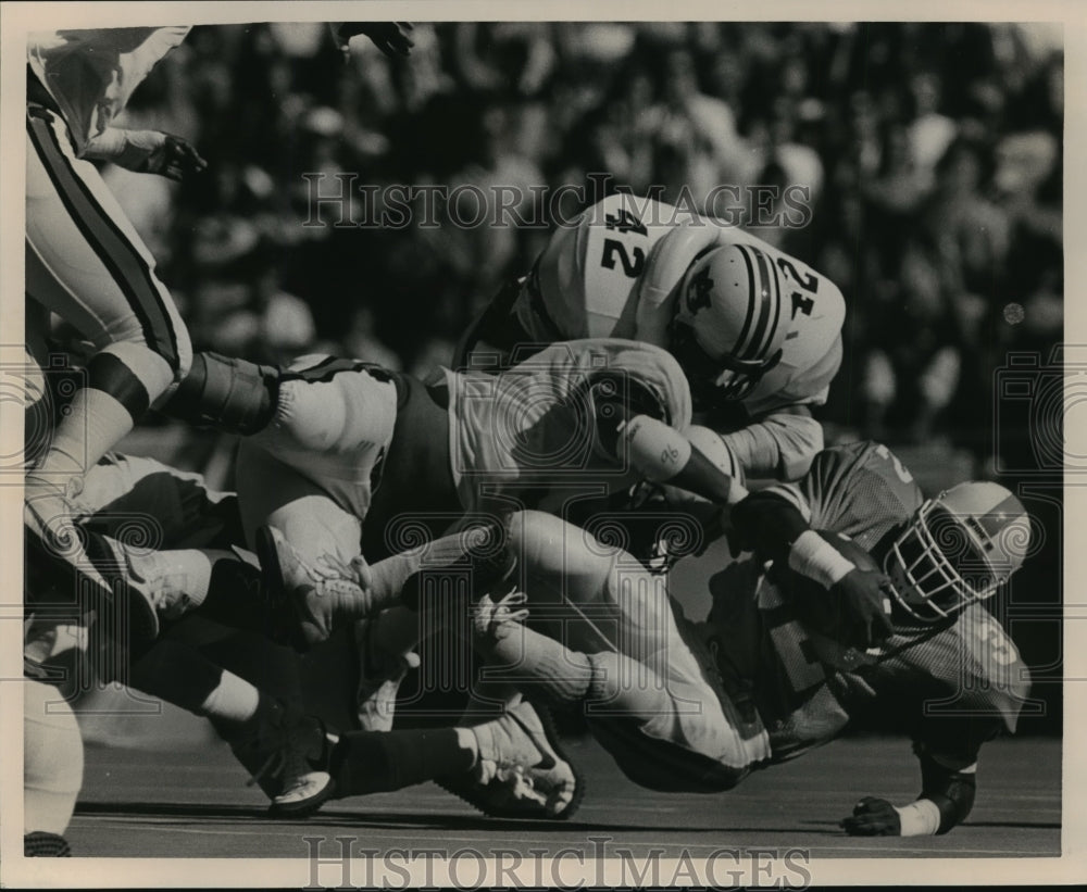 1985 Tennessee Football Carrier Tackled By Auburn Defensive Players - Historic Images