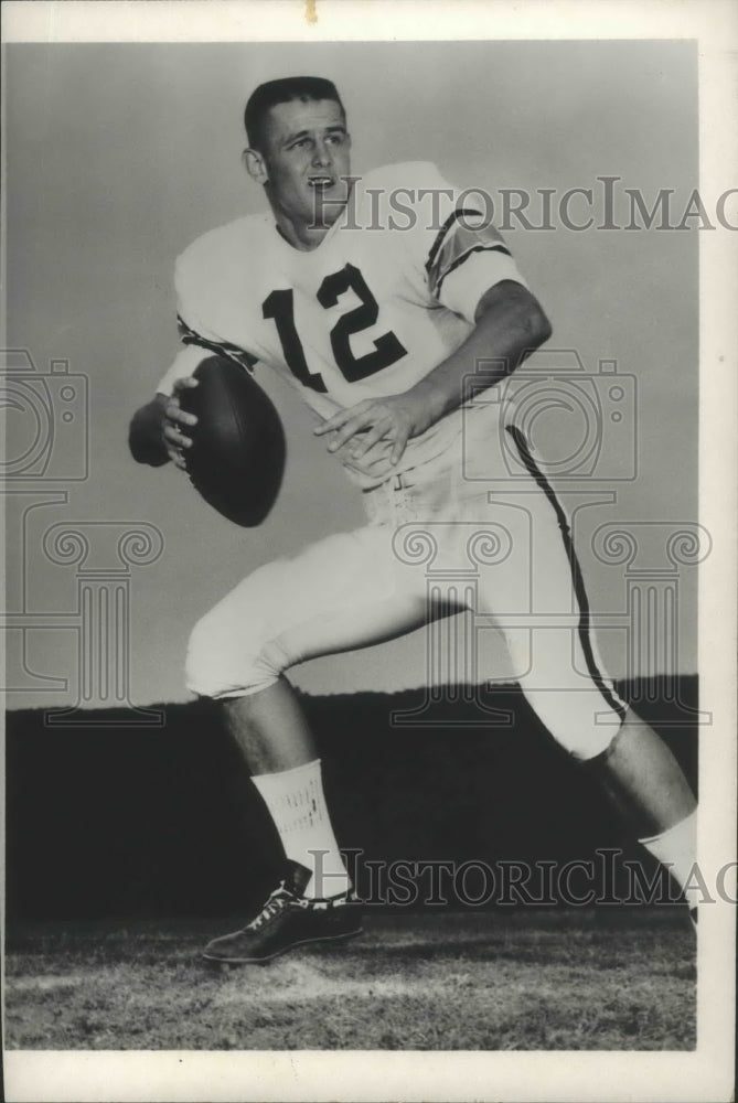 1965 Press Photo Auburn Quarterback Jimmy Sidle Poses Looking To Pass Football - Historic Images