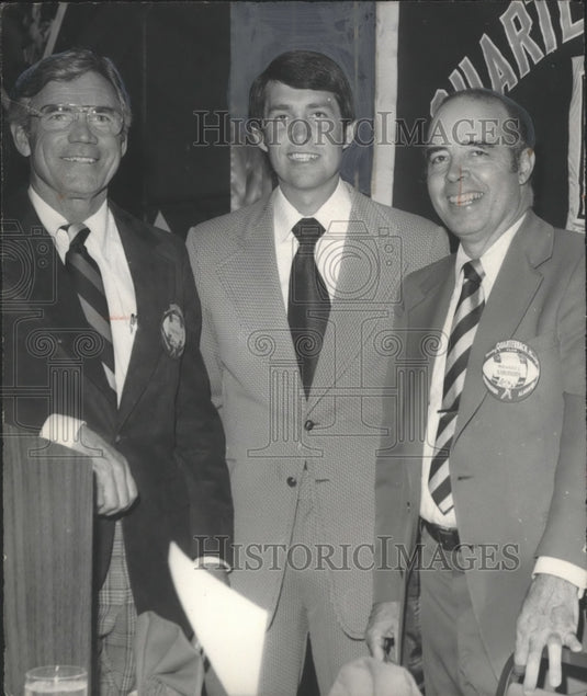 1977 Quarterback Club"s Rasi, Simmons And Football Coach Sloan - Historic Images