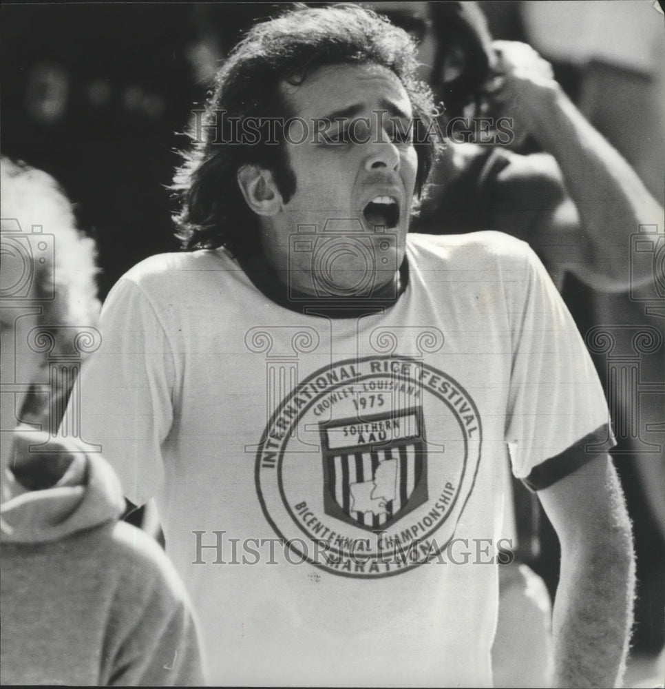 1979 Press Photo Birmingham News Vulcan Run Contestant Takes In Deep Breaths - Historic Images