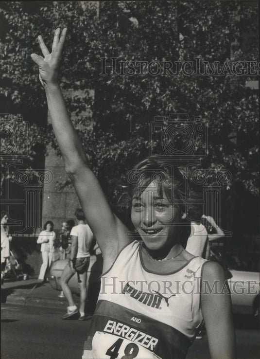 1983 3-Time Ladies Division Winner Of The Vulcan Run Linda McLennon - Historic Images