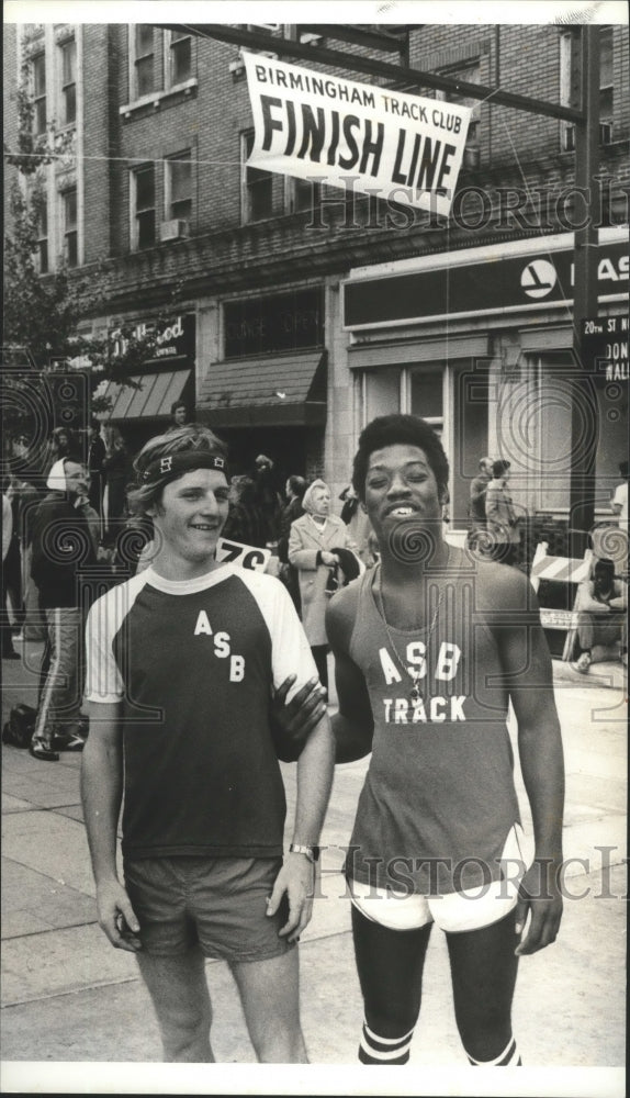 1979 Blind Runner Armstrong And Instructor Bailey At Vulcan Run - Historic Images