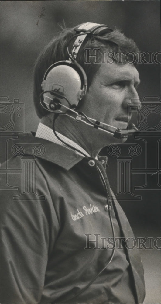 1985 Press Photo University Of Alabama Football Coach Ray Perkins With Headset- Historic Images