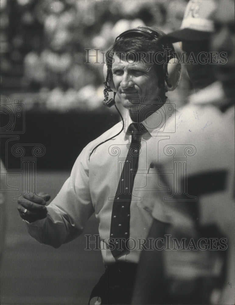 1985 Press Photo University Of Alabama Football Ray Perkins On Sidelines- Historic Images