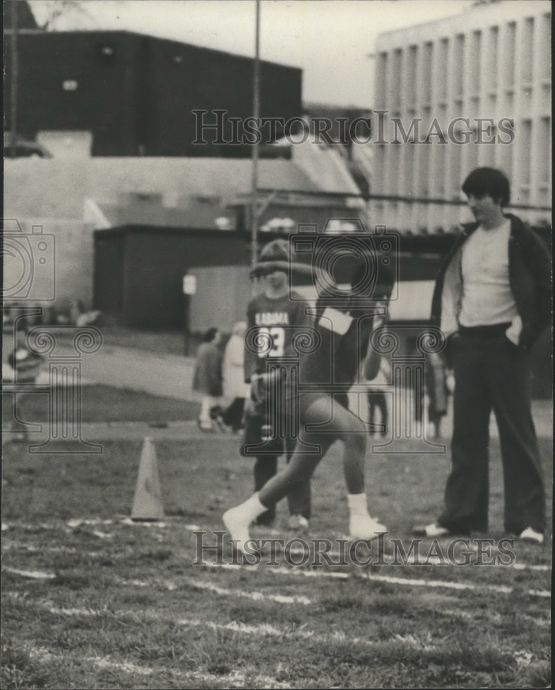 1973 Special Olympics Runner Takes Off In The 50-Yard Dash Event - Historic Images
