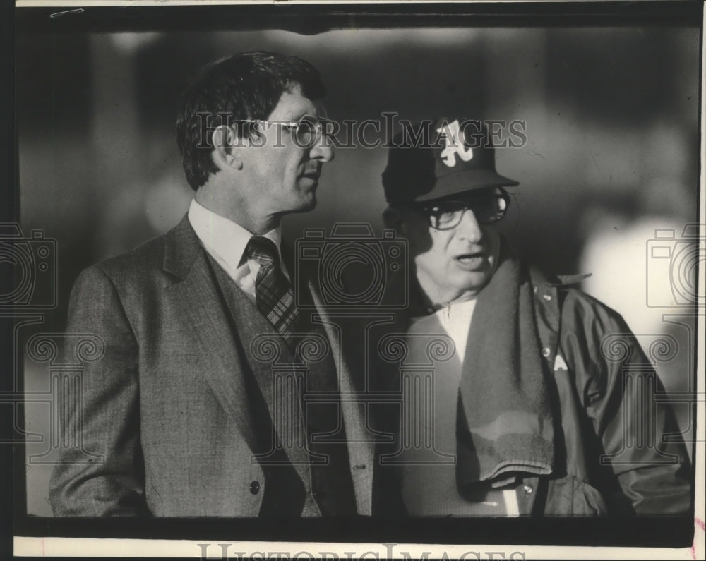 1982 Alabama Football Coach Ray Perkins And Trainer Jim Goostree - Historic Images