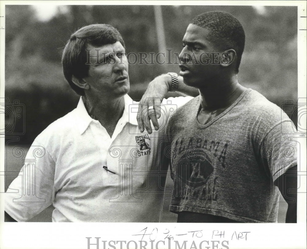 1985 Unversity Of Alabama Head Football Coach Ray Perkins And Player - Historic Images