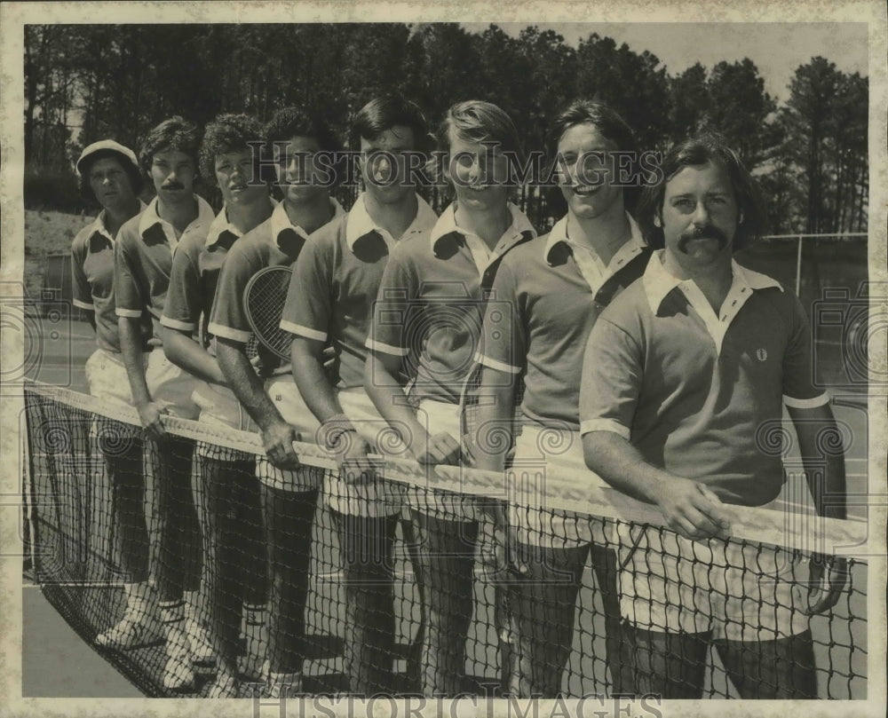 1979 Garth Naumoff Lines Up On The Court With Fellow Tennis Players - Historic Images