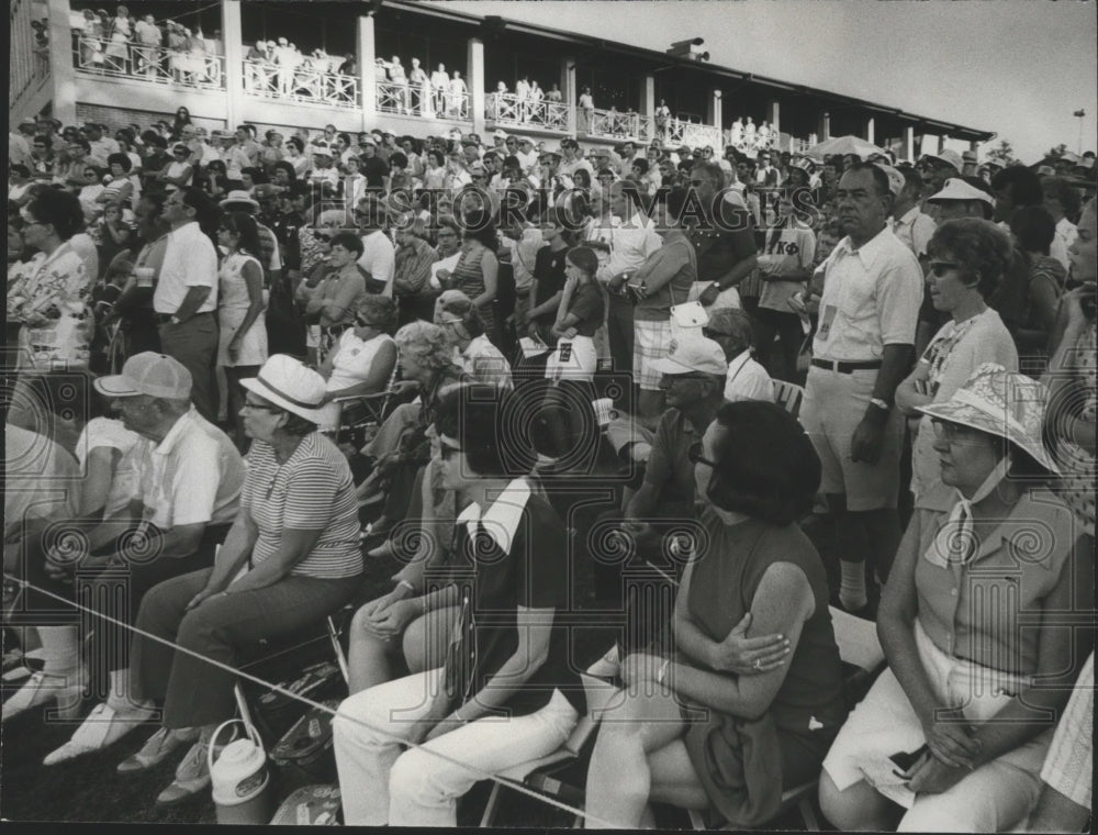 1972 Press Photo Green Valley Country Club Gallery At Centennial Golf Classic - Historic Images