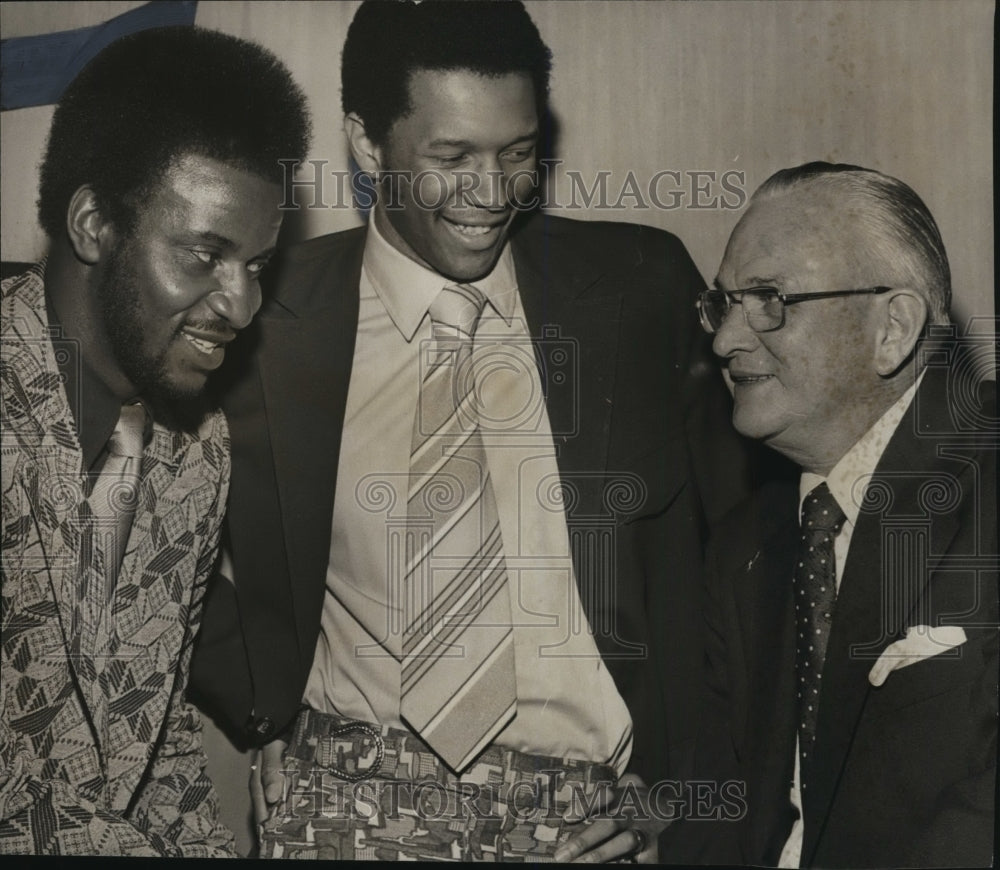 1975 Business Manager Jeff Coleman with Award Winning Basketball Men - Historic Images