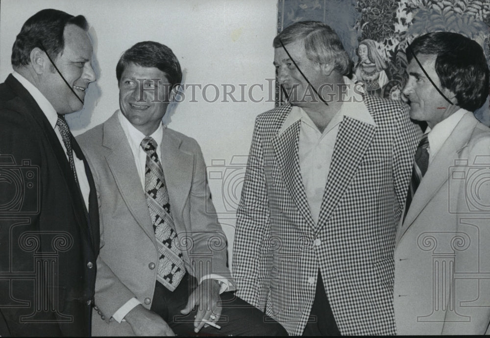 1978 Alabama Football Coach Bill Oliver with Other at Event - Historic Images