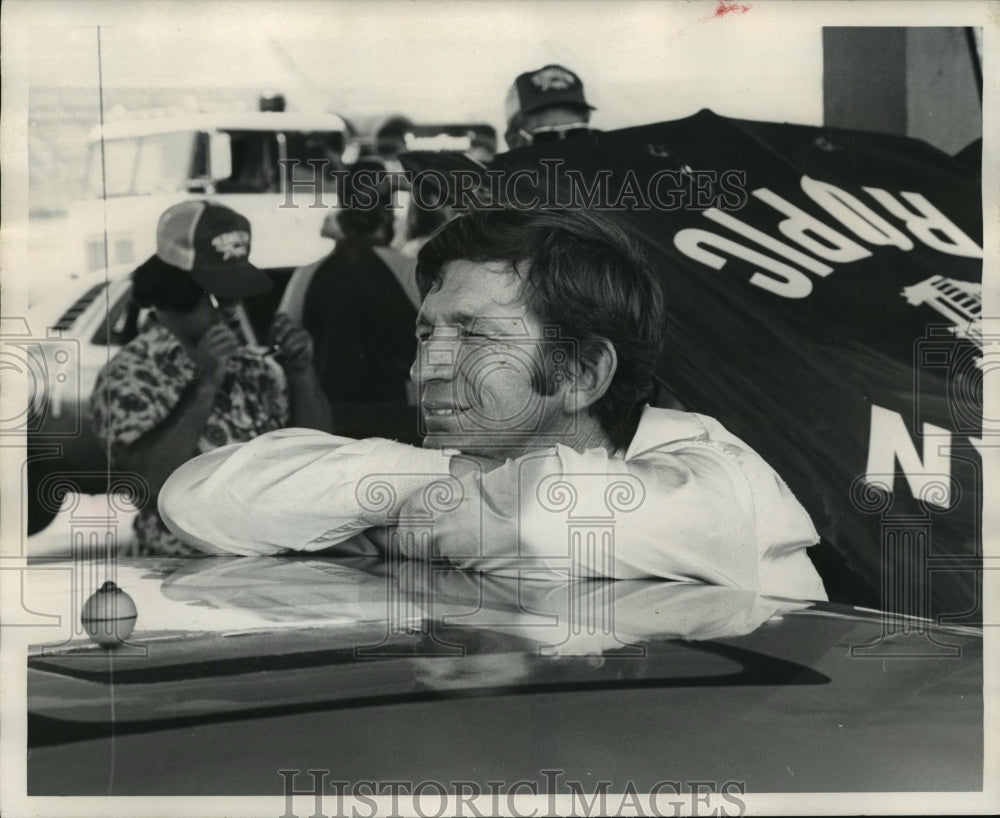 1977 Press Photo Auto Racer Donnie Allison, Sports - abns06054 - Historic Images
