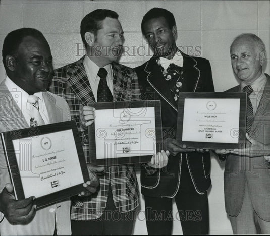 1975 Coach E. O. Turner with Bill Lankford and Others at Award Event - Historic Images