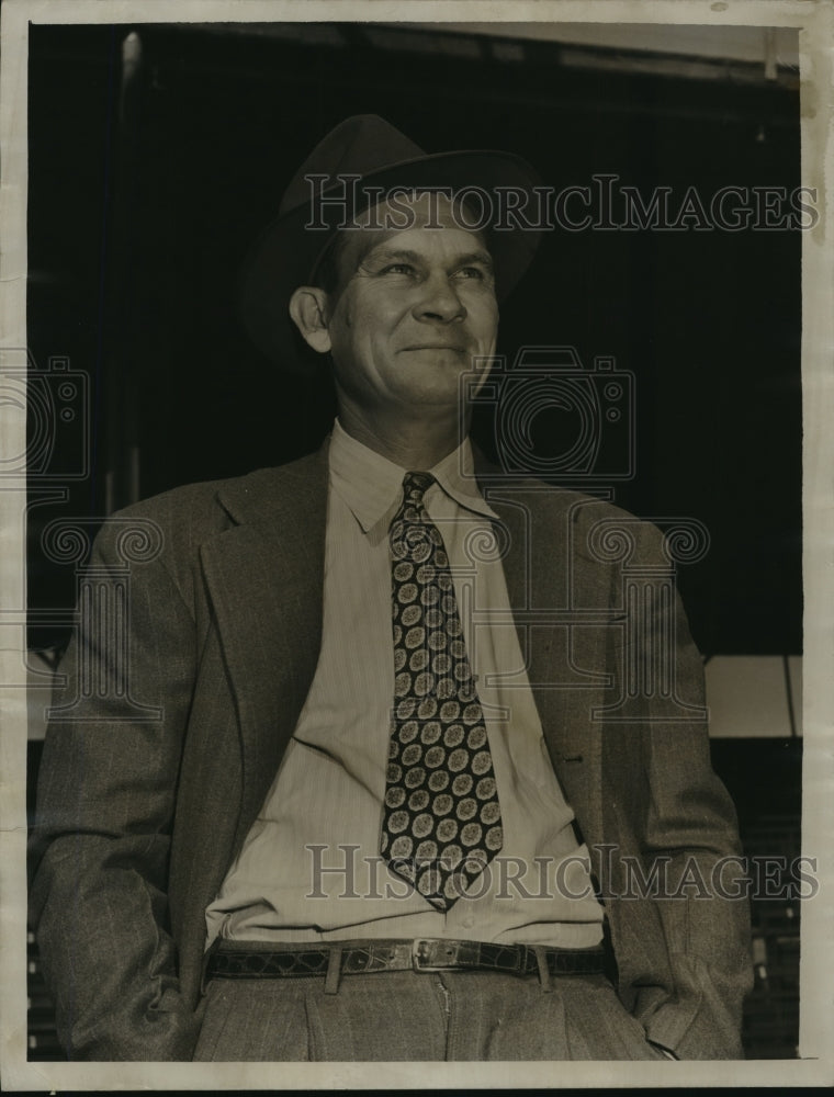 1948 Press Photo Mike &quot;Pinky&quot; Higgins Sports - abns06317- Historic Images