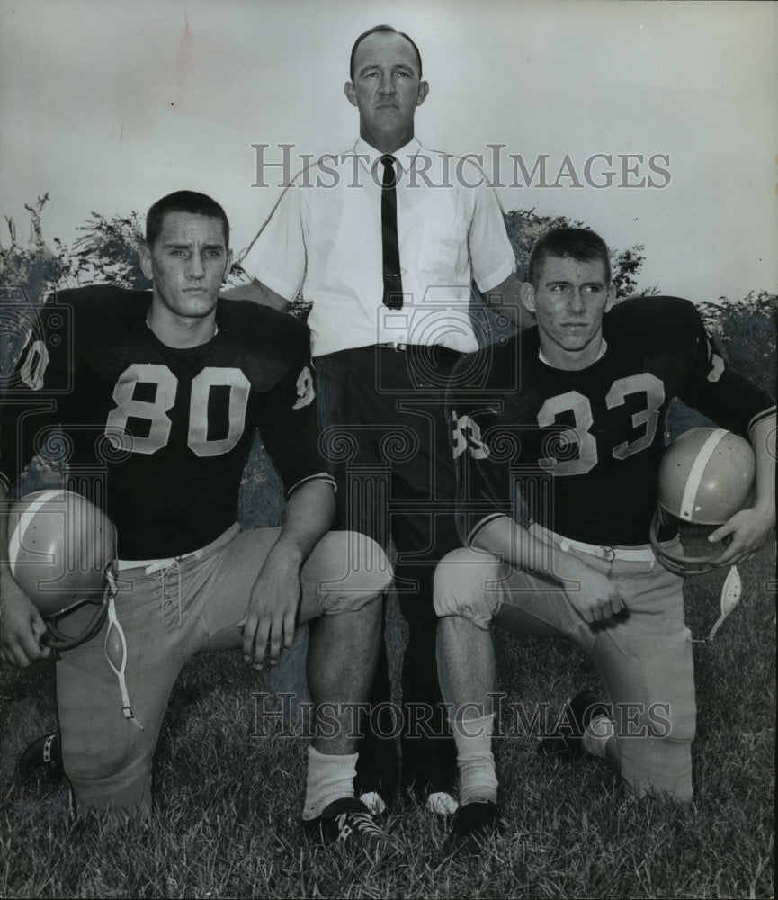 1962 Press Photo Coach Herbert Hanes with Football Player Captains, Quarterbacks - Historic Images