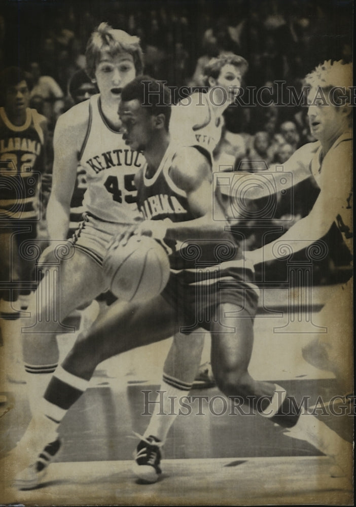1974 Press Photo Alabama&#39;s Ray Odums, playing against Kentucky basketball team- Historic Images