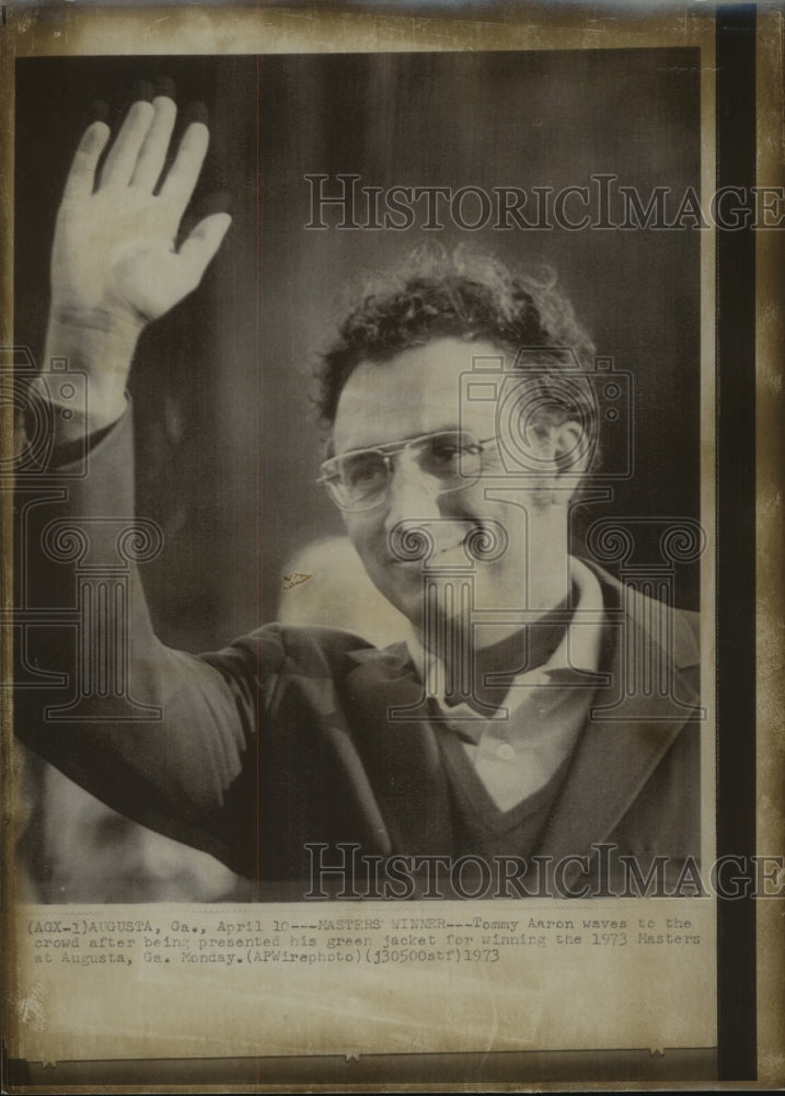 1973 Press Photo Golfer Tommy Aaron waves at Masters tournament in Augusta- Historic Images