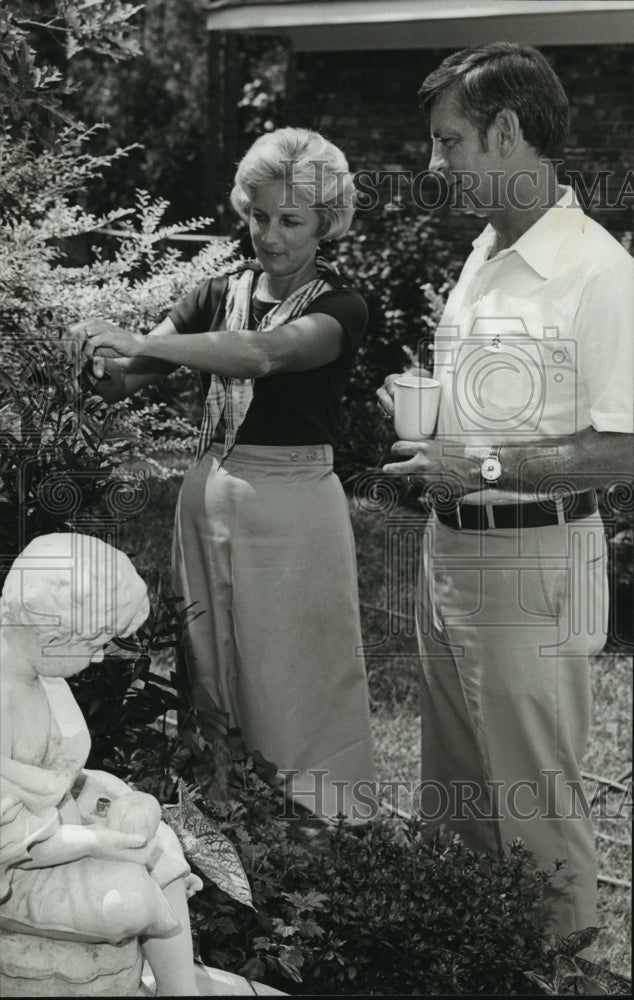 1978 Auburn University - Coach Doug Barfield and Wife - Historic Images