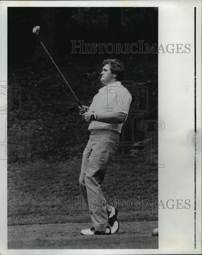 1981 Lee Harper golfs at Alabama Open tournament - Historic Images