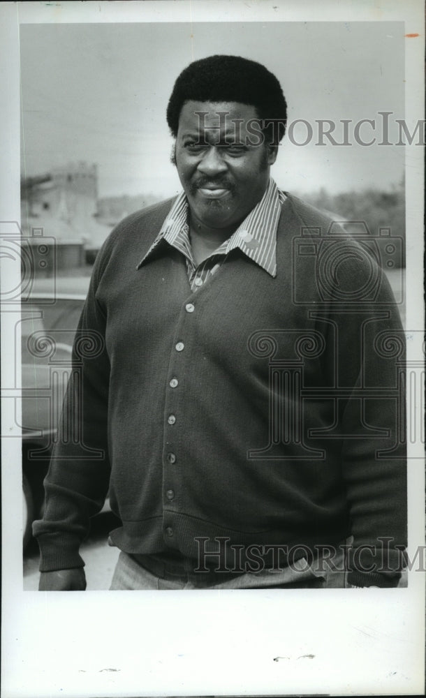 1981 William Peake, Crenshaw Carver Sports Coach - Historic Images