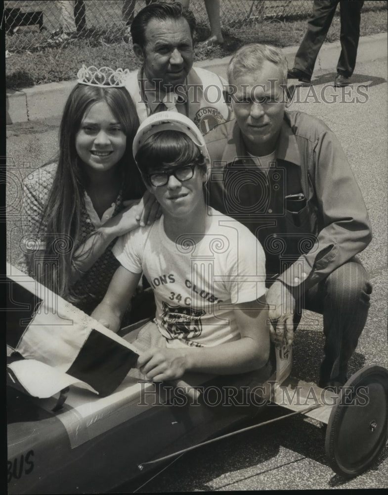 1971 Soap Box Derby Queen Sandra Bushey and winner Tim Townes - Historic Images