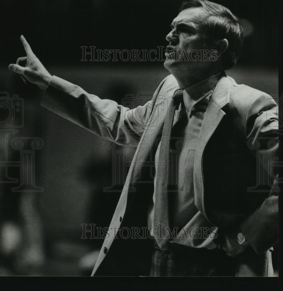 1981 Press Photo University of Alabama - Winfrey &quot;Wimp&quot; Sanderson, Coach- Historic Images