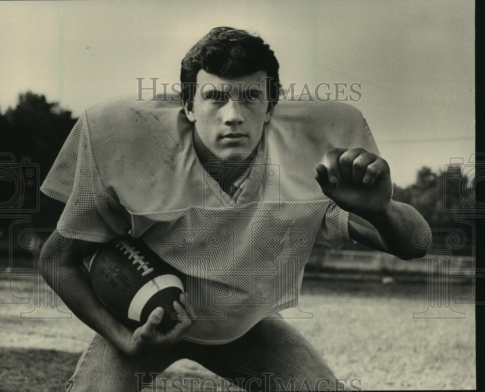 Press Photo Chelsea High Football Player Larry Offord. - abns07290 - Historic Images