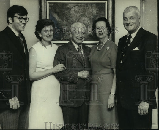 1971 Press Photo Milton Yeilding, Host of Horace Seely-Brown and Wife, Alabama- Historic Images