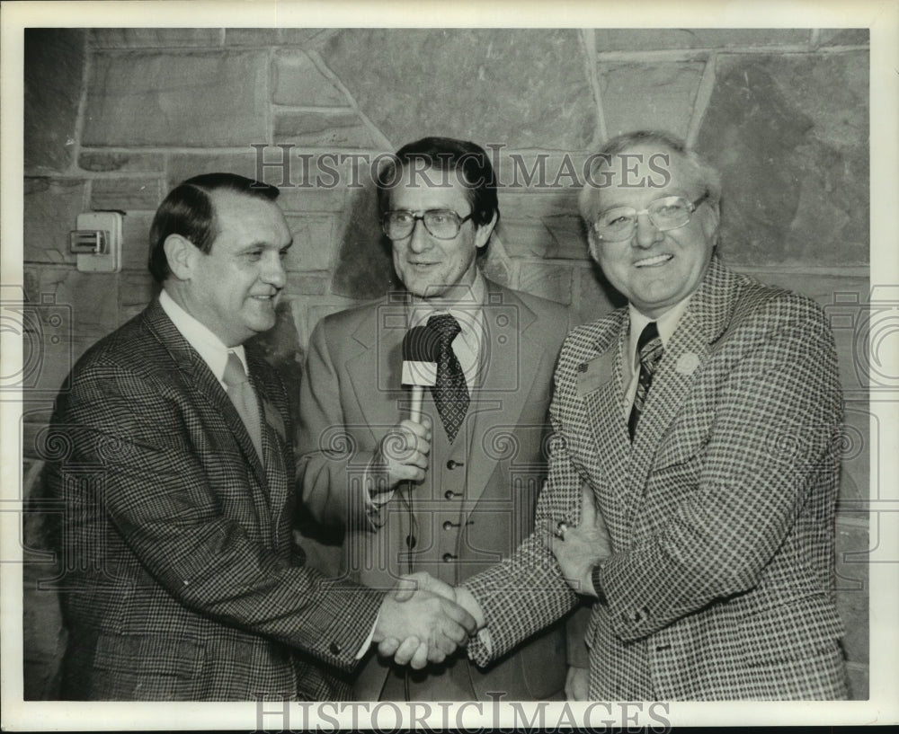 1977 Press Photo Three Men Shaking Hands at Football Hall of Fame Ceremony - Historic Images