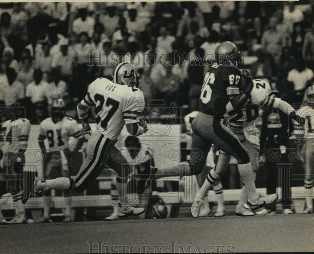 1983 Press Photo Football Players in game, Birmingham Stallions and Los Angeles - Historic Images